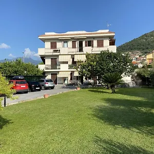 i-fiori-di-pietra.hotelitalianriviera.com/